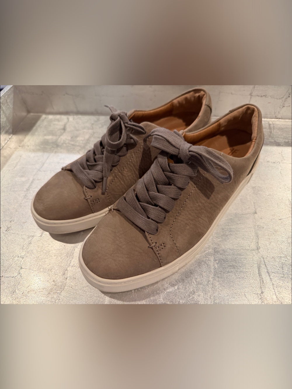 Women Sz 7M FRYE IVY Grey Taupe Low Lace Leather Shoes